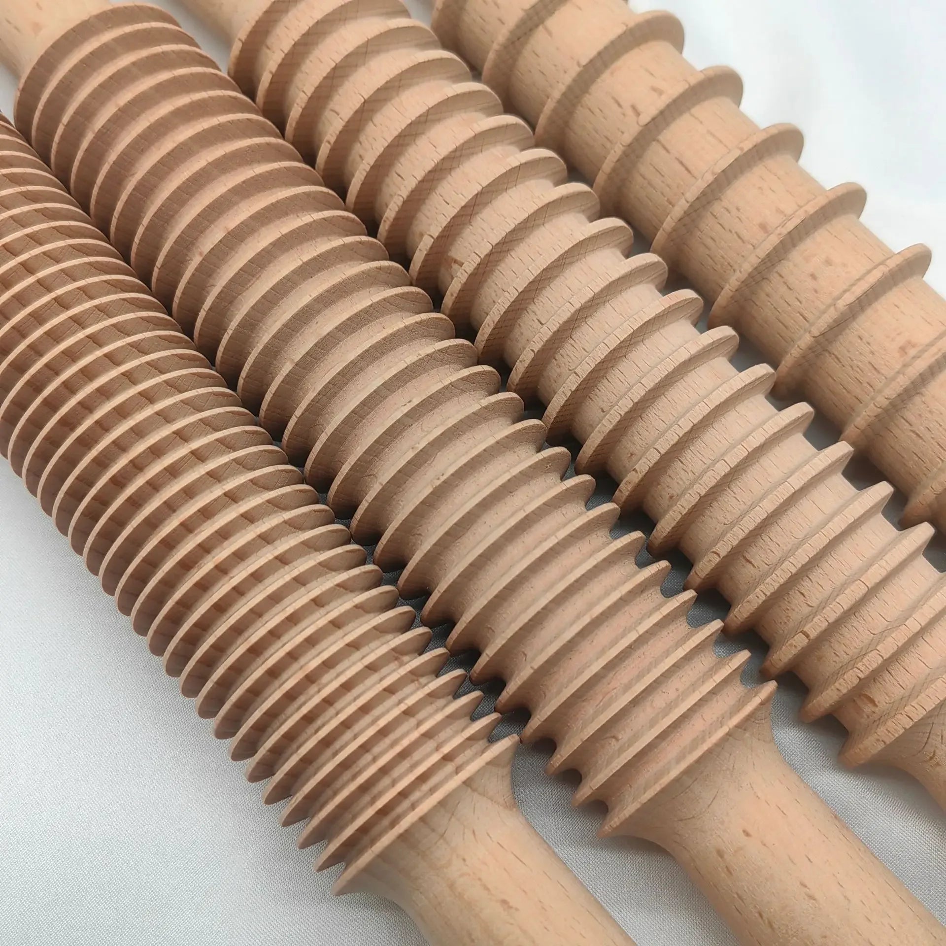 Wooden Pastry Dough Cutter,  2-in-1 Rolling Pin Screw Thread Design