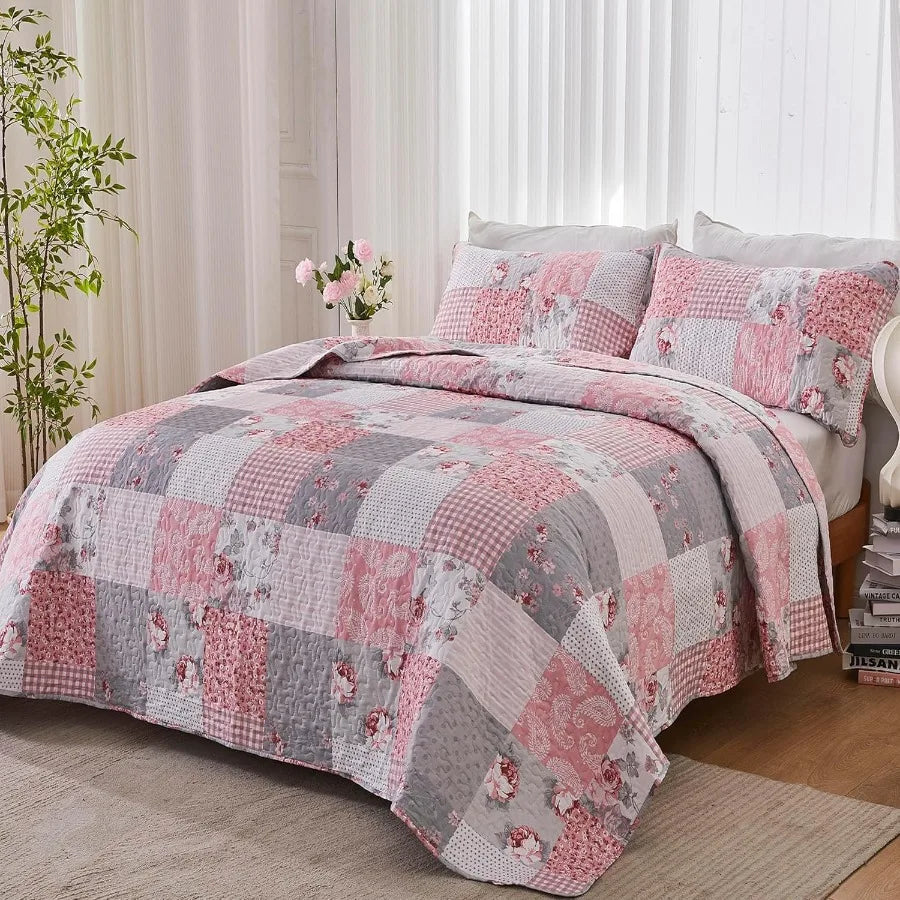 Pink Full Queen Size Quilt Set with Floral Plaid Patchwork Design in Grey Grid Pattern