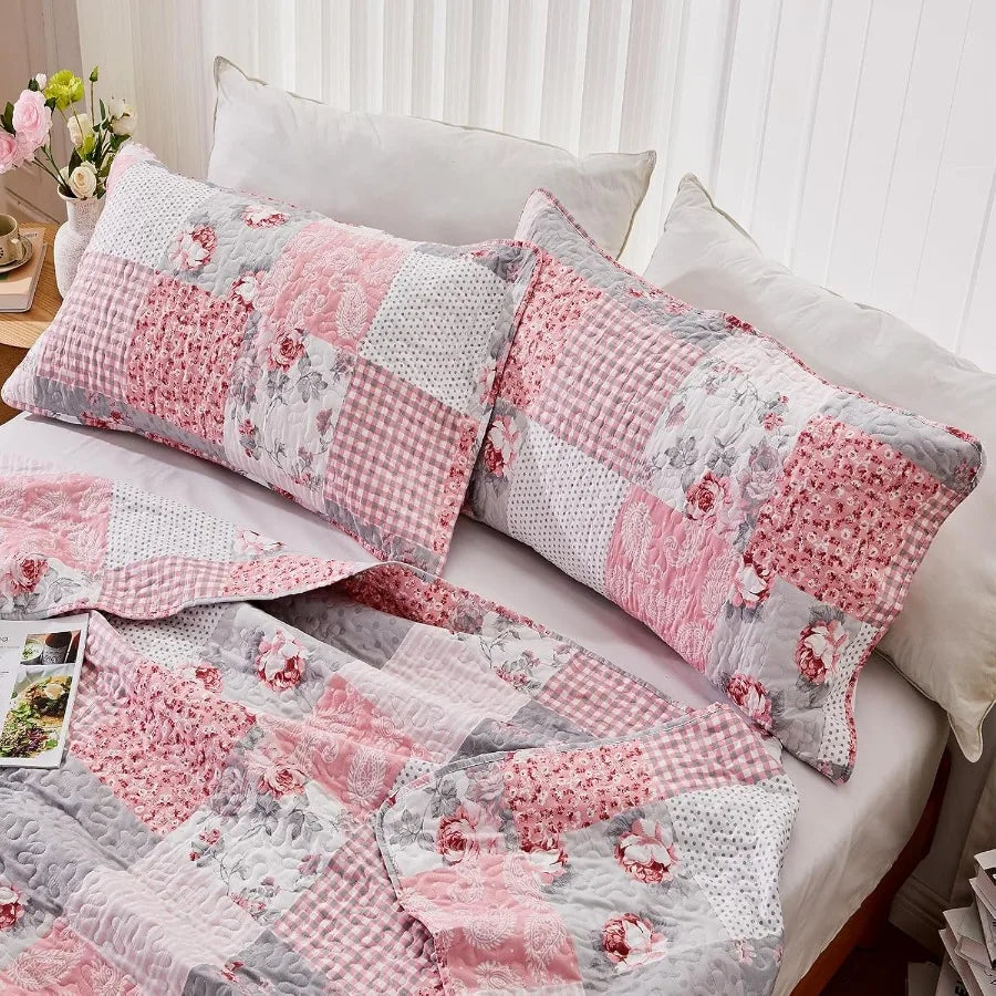 Pink Full Queen Size Quilt Set with Floral Plaid Patchwork Design in Grey Grid Pattern